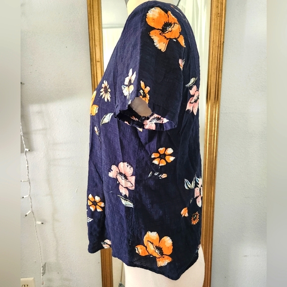 Floral Van Heusen Shirt - Picture 2 of 5